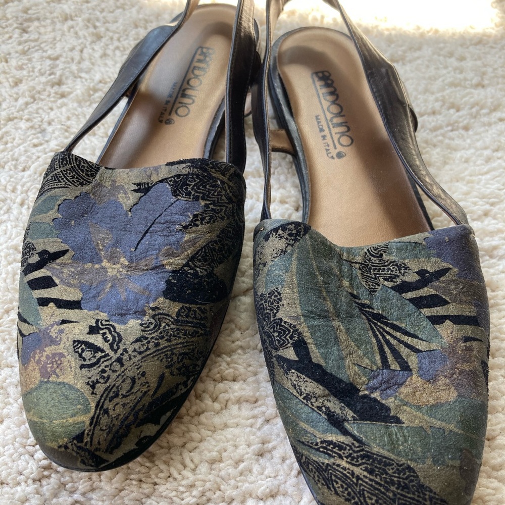 Vintage Bandolino flats size 8N